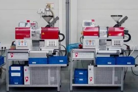 微型注塑機的價格范圍，幾萬元到數(shù)十萬元！