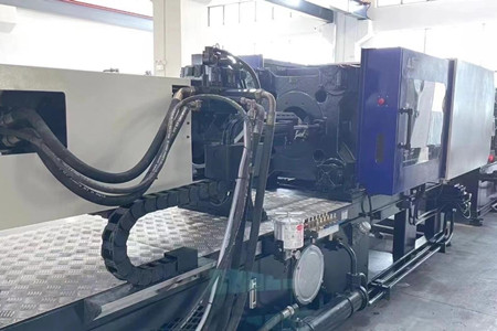 如何選擇混雙色注塑機(jī)？看完后漲知識(shí)！