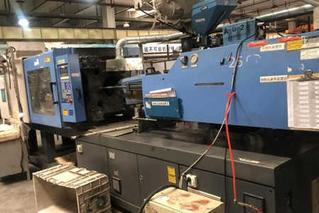 如何降低混雙色注塑機(jī)采購(gòu)成本？技巧分析！